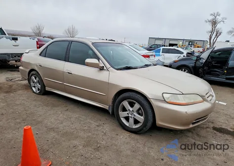 2001 Honda Accord Ex z USA, uszkodzony, nr VIN 1HGCG165X1A028919